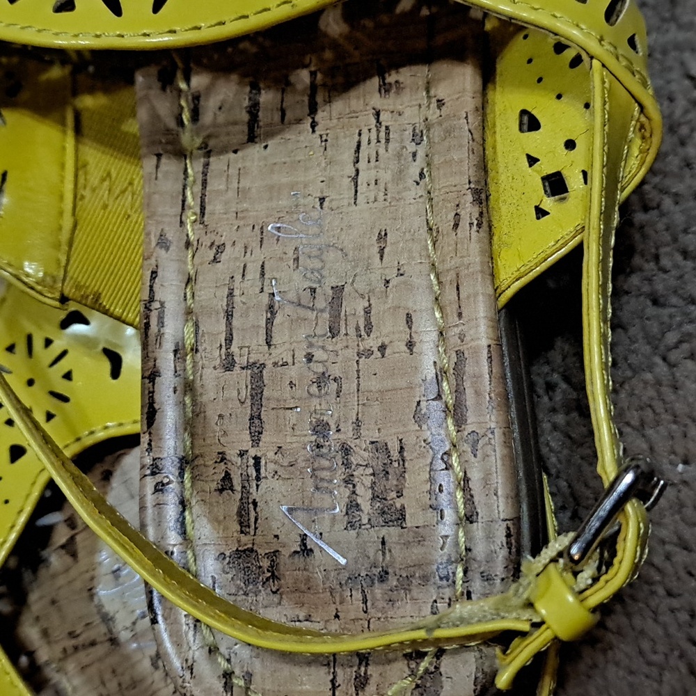 American Eagle Laser Cut Thong Sandals - Picture 8 of 11